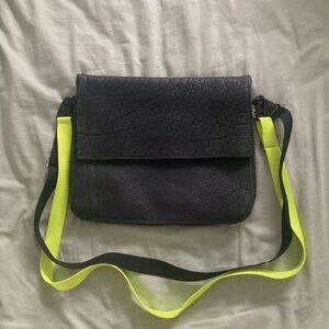 Ampersand As Apostrophe Buffalo Cross Body Parcel Tote Bag Black Navy Leather